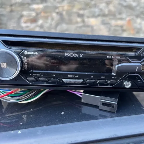 Sony bluetooth / CD / USB car stereo
