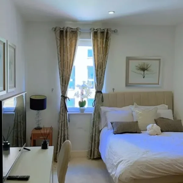 Two-bedroom modern flat in Rye, Rother