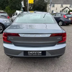 2018 Volvo S90 2.0 D4 Momentum Saloon 4dr Diesel Auto Euro 6 (s/s) (190 ps) Saloon Diesel Automatic - Image 3