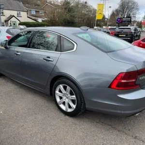 2018 Volvo S90 2.0 D4 Momentum Saloon 4dr Diesel Auto Euro 6 (s/s) (190 ps) Saloon Diesel Automatic - Image 4