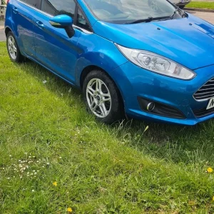 Ford Fiesta Zetec 2013 - Image 2