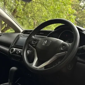 2018 Honda Jazz 1.3 i-VTEC SE with Nav and CVT - Image 3