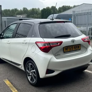 2019 Toyota Yaris 1.5 VVT-i Y20 Hatchback 5dr Petrol Manual - Image 5