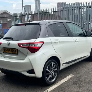 2019 Toyota Yaris 1.5 VVT-i Y20 Hatchback 5dr Petrol Manual - Image 7