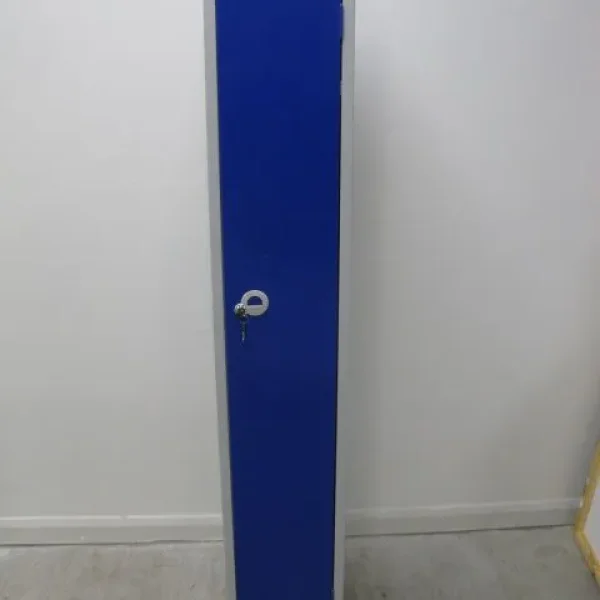 Elite metal storage locker with key