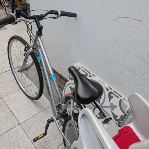 Adult bicycle with kids seat - Image 4