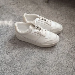Reiss women's shoes size UK4