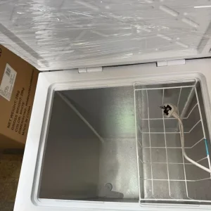 Statesman graded chest freezer white 99L with temperature alarm - Image 5