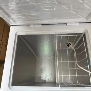 Statesman graded chest freezer white 99L with temperature alarm - Image 6