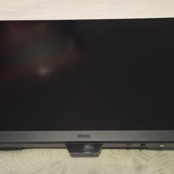 BENQ 240N 24inch gaming monitor, HDR10, with stand - 165fps - BUILT in SPEAKERS.