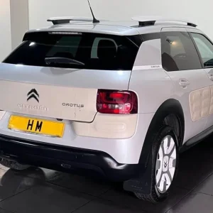 2018 Citroen C4 Cactus 1.2 PureTech Hatchback - Image 2