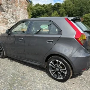 2016 MG3 1.5 VTi TECH 3Style 5-door hatchback manual - Image 3