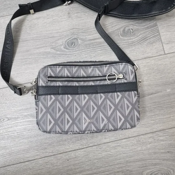 Dior pouch