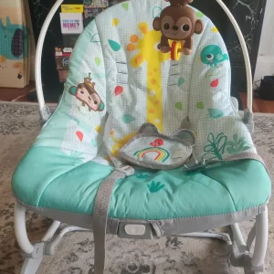 Baby bouncer with toy & safety bar - Image 3
