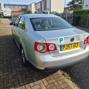 2007 Volkswagen Jetta 1.9 TDI, 4-door saloon, semi-auto - Image 2