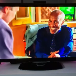 Philips 49" 3D TV with Ambilight and Remote - Image 2
