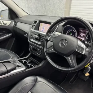 2013 Mercedes-Benz M-Class ML350 Diesel Estate - Image 2