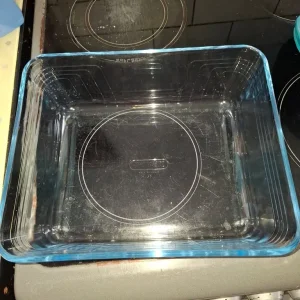 Large deep pyrex dish - Image 2