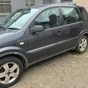 Ford Fusion 2009 Hatchback Manual 1399cc 5-door - Image 2