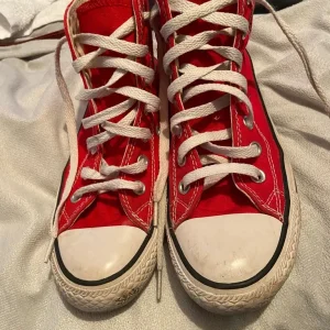Size 5 red converse