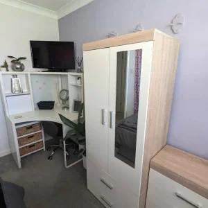 Bright and clean single room to rent - Image 5