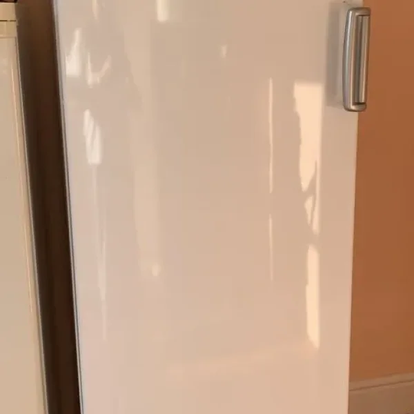 Hoover Nextra A Class Refrigerator, White, 61x59x162cm