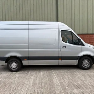 2021 Mercedes-Benz Sprinter 315 3.5t Progressive Panel Van - Image 2