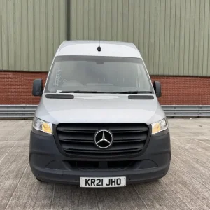 2021 Mercedes-Benz Sprinter 315 3.5t Progressive Panel Van - Image 4