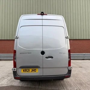 2021 Mercedes-Benz Sprinter 315 3.5t Progressive Panel Van - Image 5
