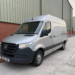 2021 Mercedes-Benz Sprinter 315 3.5t Progressive Panel Van - Image 7
