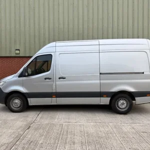 2021 Mercedes-Benz Sprinter 315 3.5t Progressive Panel Van - Image 8