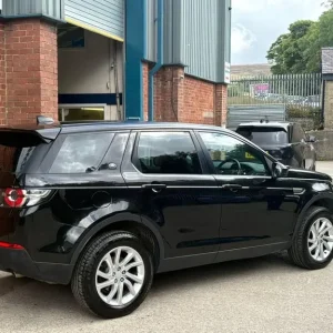 2017 Land Rover Discovery Sport 2.0 TD4 SE 4WD Estate Diesel Manual - Image 3