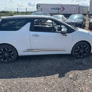 2013 Citroen DS3 1.6 VTi 16V DStyle Plus 3dr Hatchback - Image 2