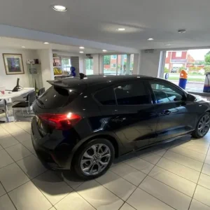 2022 Ford Focus 1.0T EcoBoost ST-Line Hatchback - Image 4