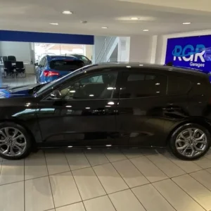 2022 Ford Focus 1.0T EcoBoost ST-Line Hatchback - Image 7