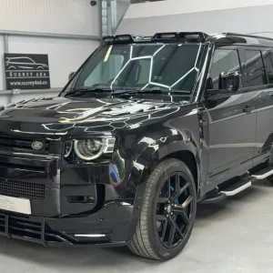 2021 Land Rover Defender 110 5.0L V8 4x4 - Image 3
