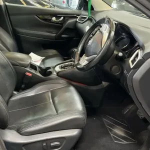 2016 Nissan Qashqai 1.6 dCi Tekna 5-door Hatchback - Image 2