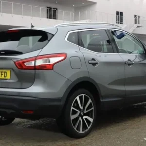 2016 Nissan Qashqai 1.6 dCi Tekna 5-door Hatchback - Image 7