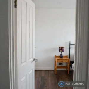 2 bedroom flat in Park Close, Luton, Borough of Luton - Image 6