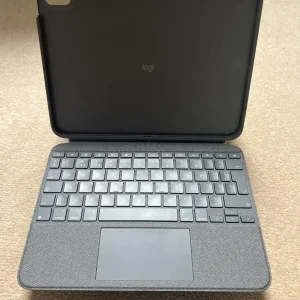 iPad 10th Gen 64GB WiFi with Keyboard, Stylus, and Screen Protectors - Image 6