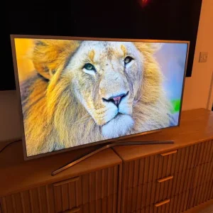 Samsung 40inch 4K smart slim TV - Image 5