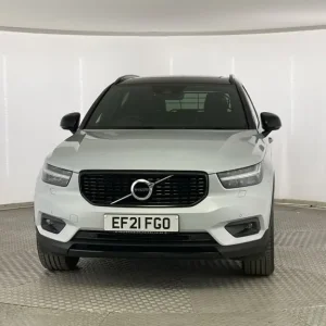 2021 Volvo XC40 1.5 T3 R DESIGN 5-door Estate with Cruise, Sunroof, and Rear Camera - Image 2