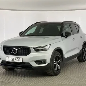 2021 Volvo XC40 1.5 T3 R DESIGN 5-door Estate with Cruise, Sunroof, and Rear Camera - Image 3