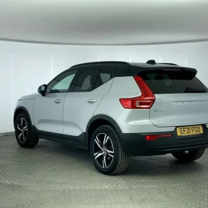 2021 Volvo XC40 1.5 T3 R DESIGN 5-door Estate with Cruise, Sunroof, and Rear Camera - Image 5