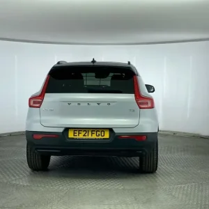 2021 Volvo XC40 1.5 T3 R DESIGN 5-door Estate with Cruise, Sunroof, and Rear Camera - Image 6
