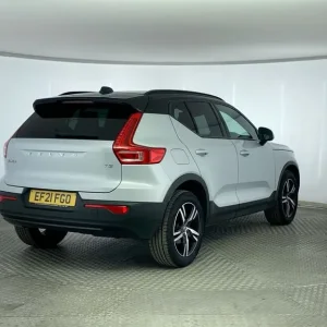 2021 Volvo XC40 1.5 T3 R DESIGN 5-door Estate with Cruise, Sunroof, and Rear Camera - Image 7