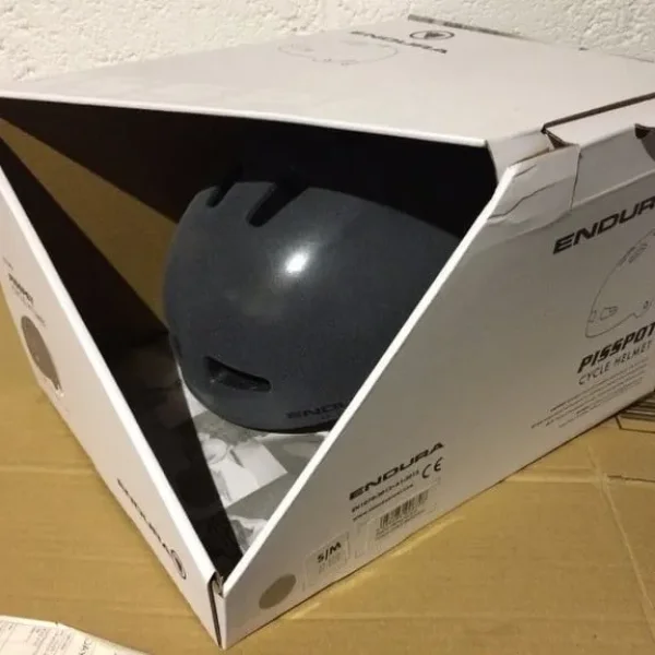 Endura PissPot helmet – reflective silver – S/M size