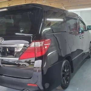 Toyota Alphard 2.4 black petrol auto 8 seats fresh Japanese import - Image 5