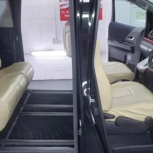 Toyota Alphard 2.4 black petrol auto 8 seats fresh Japanese import - Image 8