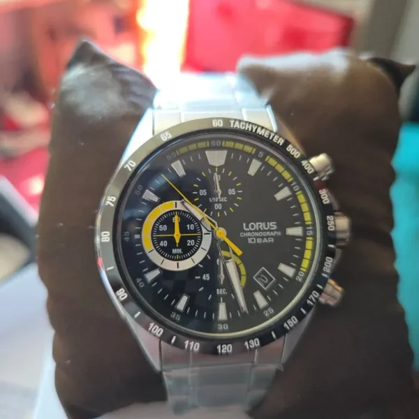 Mens Lorus quartz watch